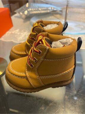 Kids Tan Lace-Up Ankle Boots - Stylish Outdoor Toddlers
